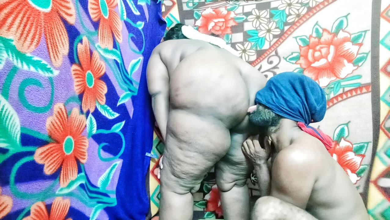 Indian Tamil chubby wife’s big ass licking and kissing romantic video