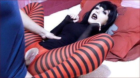Hot Goth stepsister – Mavis Cosplay